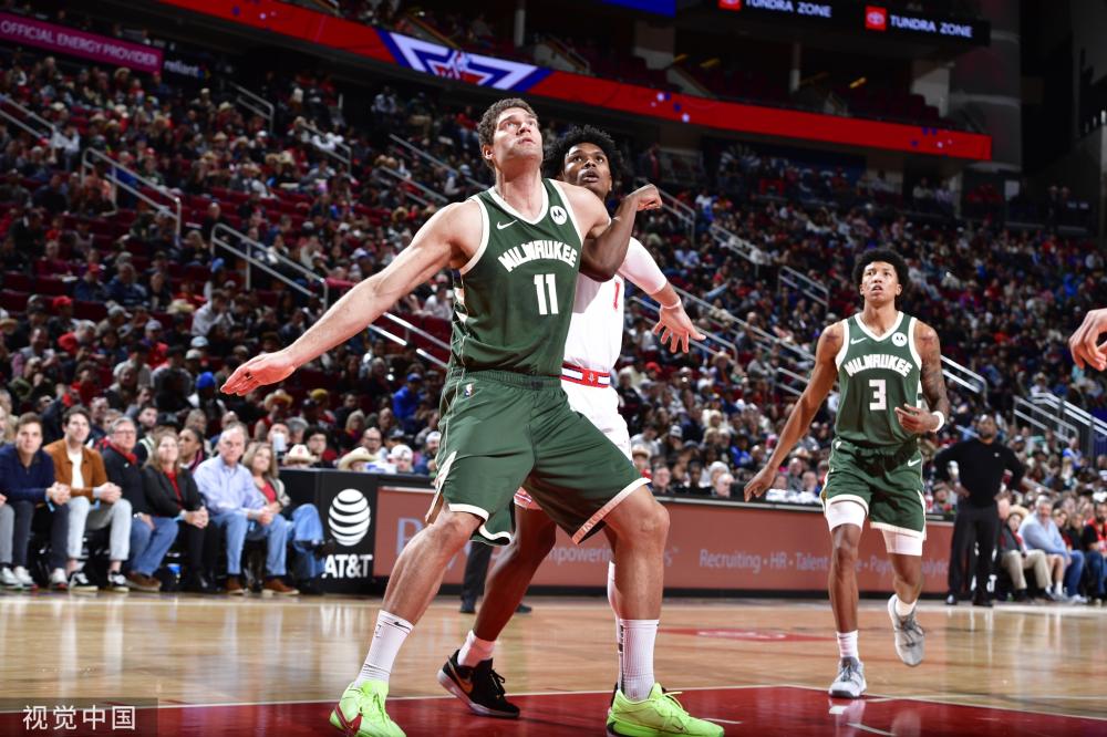 他们不仅展 他们不仅展