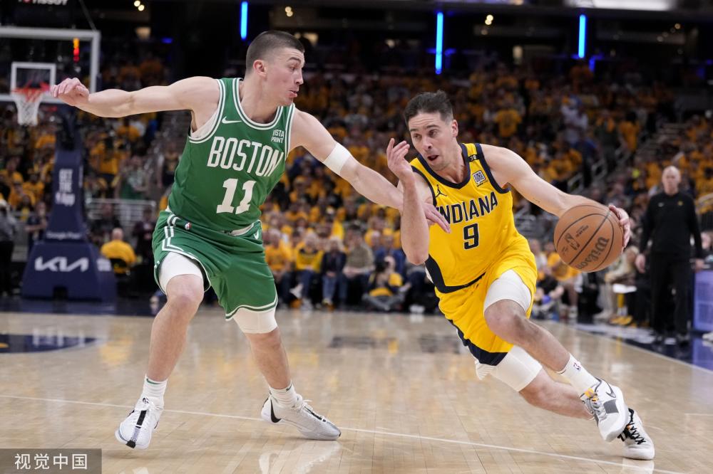 社媒上进行 社媒上进行