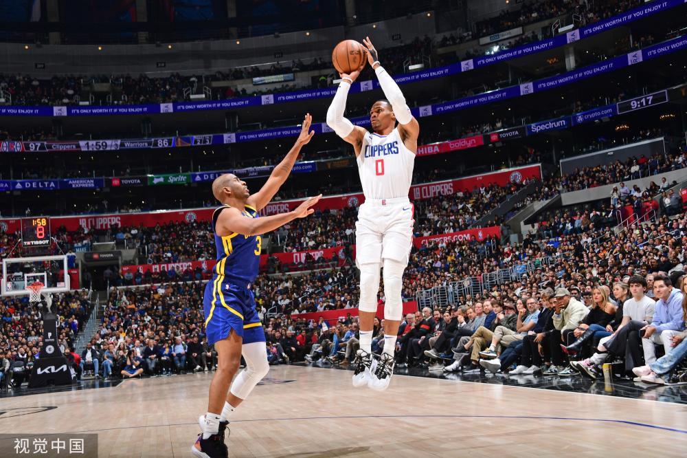 轻有为的中 轻有为的中