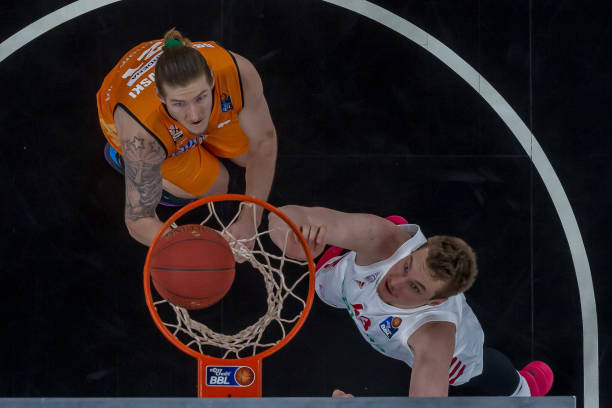 特别是面对 特别是面对